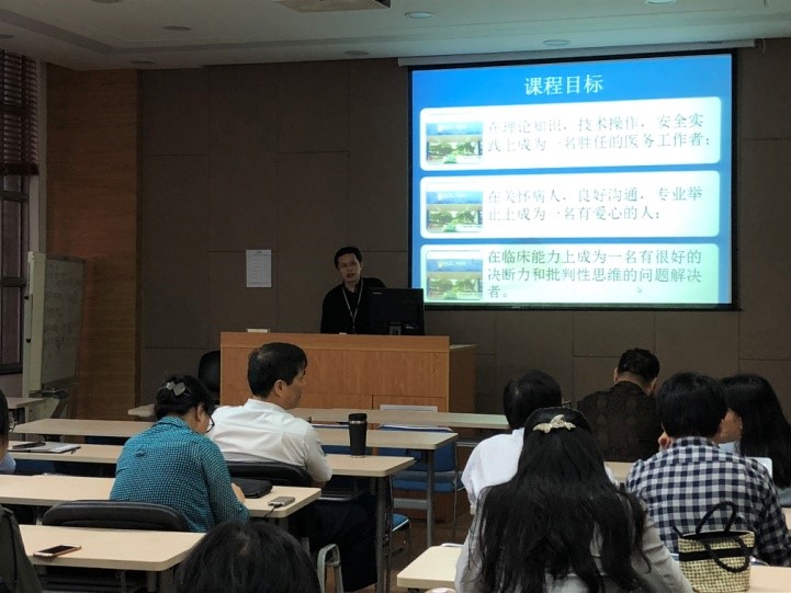 “一路走，一路带，一路话秋实”――bat365正版唯一官网国外访学分享交流会